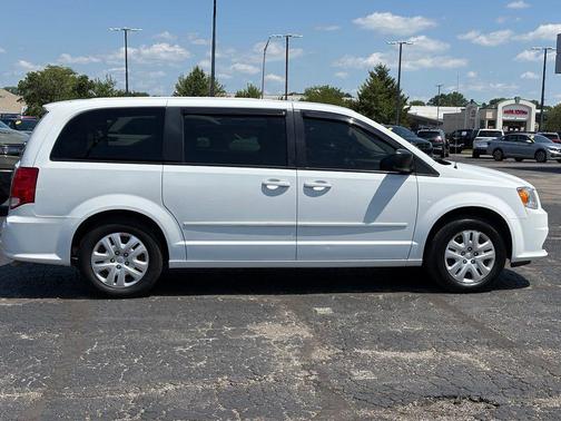 White Knuckle Clearcoat 2017 Dodge Grand Caravan SE