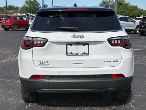 Bright White Clearcoat 2024 Jeep Compass Limited