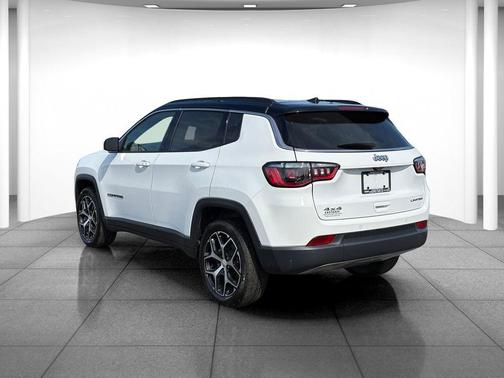 Bright White Clearcoat 2024 Jeep Compass Limited