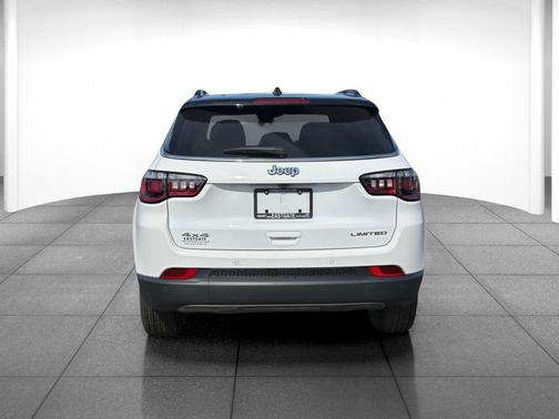 Bright White Clearcoat 2024 Jeep Compass Limited
