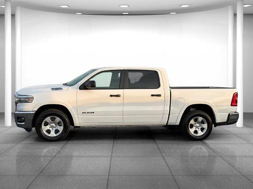 Bright White Clearcoat 2025 RAM 1500 Big Horn/Lone Star
