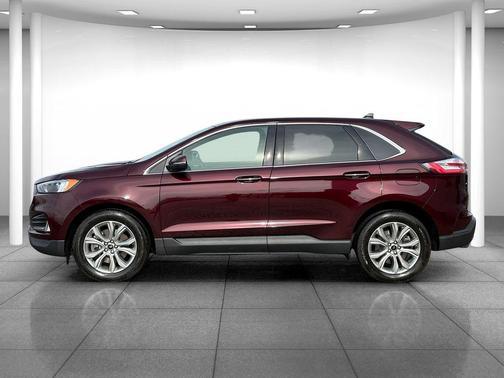 Burgundy Velvet Metallic Tinted Clearcoat 2024 Ford Edge Titanium