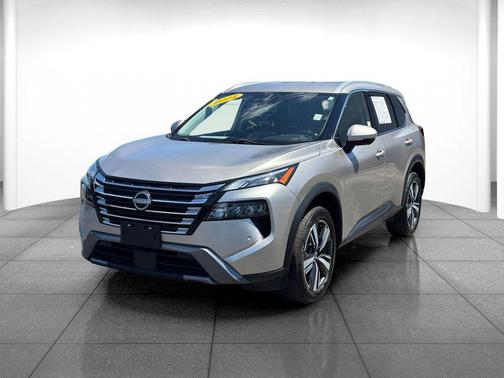 Champagne Silver Metallic 2024 Nissan Rogue SL