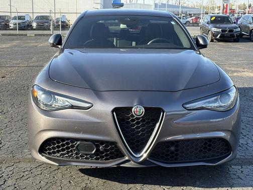 Vesuvio Gray Metallic 2022 Alfa Romeo Giulia Ti
