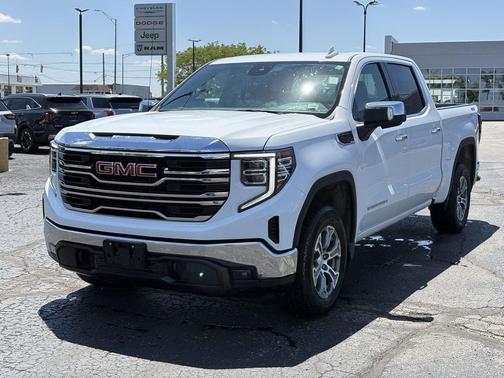 Summit White 2025 GMC Sierra 1500 SLT