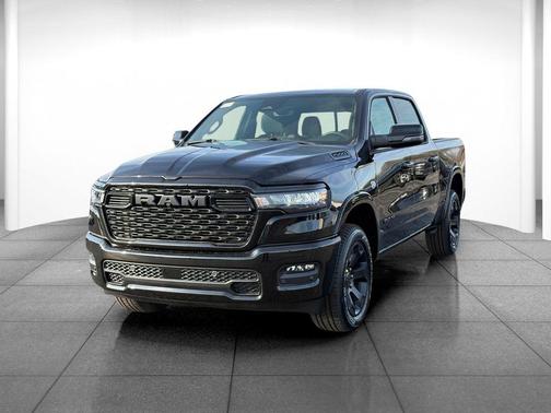 Diamond Black Crystal Pearlcoat 2026 RAM 1500 Big Horn/Lone Star