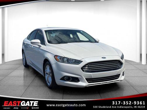 White Platinum Clearcoat Metallic 2016 Ford Fusion SE