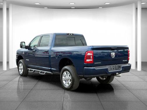 Patriot Blue Pearlcoat 2024 RAM 2500 Big Horn Crew Cab 4x4 6'4' Box