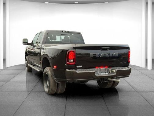 2026 RAM 3500 Tradesman Crew Cab 4x4 8' Box