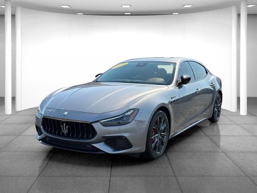 Grigio Metallic 2022 Maserati Ghibli Modena Q4