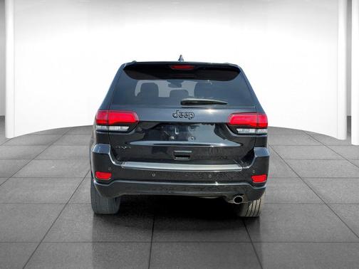 2022 Jeep Grand Cherokee Laredo