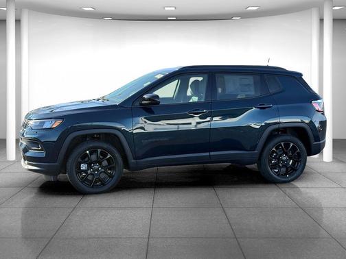 Fathom Blue Pearl Coat 2026 Jeep Compass Latitude