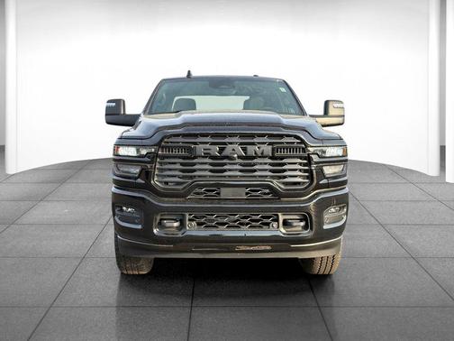 Diamond Black Crystal Pearlcoat 2026 RAM 2500 Big Horn Crew Cab 4x4 6'4' Box