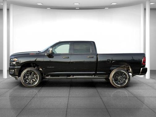 Diamond Black Crystal Pearlcoat 2026 RAM 2500 Big Horn Crew Cab 4x4 6'4' Box