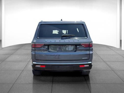 Baltic Gray Metallic Clearcoat 2024 Jeep Wagoneer Series II 4x4
