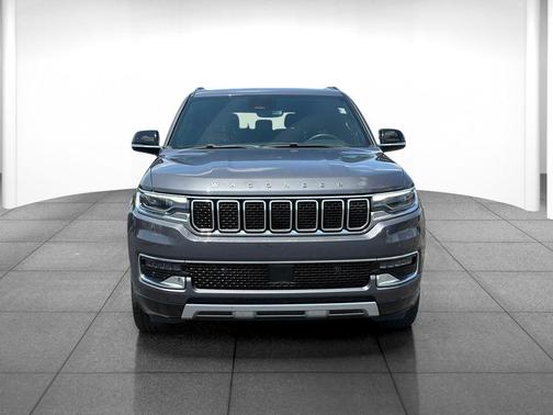 Baltic Gray Metallic Clearcoat 2024 Jeep Wagoneer Series II 4x4