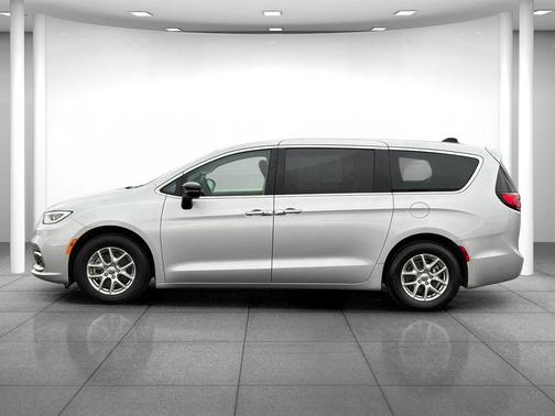 Silver Mist Clearcoat 2024 Chrysler Pacifica Touring L