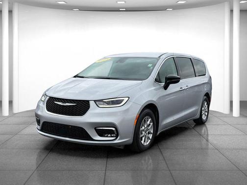 Silver Mist Clearcoat 2024 Chrysler Pacifica Touring L