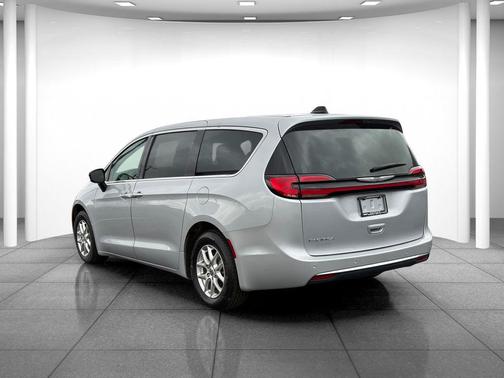 Silver Mist Clearcoat 2024 Chrysler Pacifica Touring L