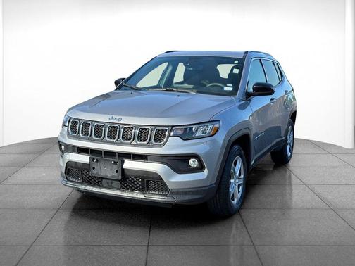 Baltic Gray Metallic Clearcoat 2024 Jeep Compass Latitude