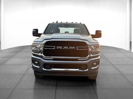 2024 RAM 3500 Big Horn Crew Cab 4x4 8' Box