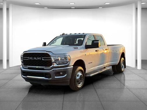 2024 RAM 3500 Big Horn Crew Cab 4x4 8' Box