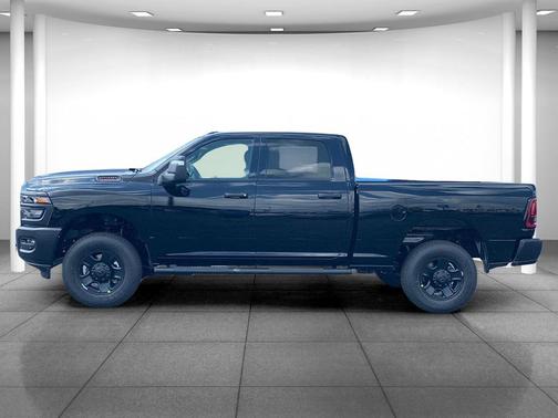 2026 RAM 2500 Tradesman Crew Cab 4x4 6'4' Box