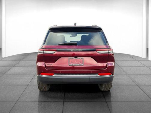 Velvet Red Pearlcoat 2026 Jeep Grand Cherokee Altitude