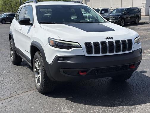 Bright White Clearcoat 2022 Jeep Cherokee Trailhawk