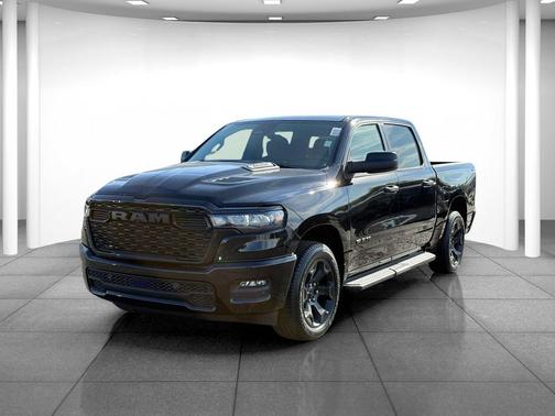 Diamond Black Crystal Pearlcoat 2026 RAM 1500 Express