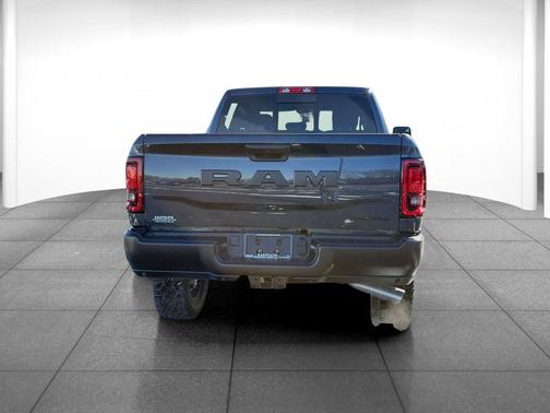 2025 RAM 2500 Big Horn Crew Cab 4x4 6'4' Box