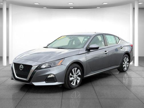 Gun Metallic 2022 Nissan Altima S FWD