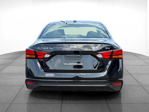 Super Black Clearcoat 2024 Nissan Altima 2.5 SV