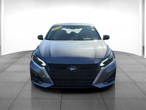 Gun Metallic 2023 Nissan Altima 2.5 SL