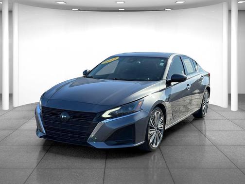 Gun Metallic 2023 Nissan Altima 2.5 SL