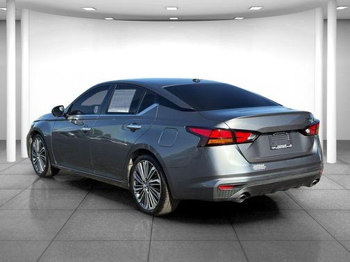 Gun Metallic 2023 Nissan Altima 2.5 SL