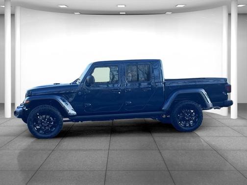 2025 Jeep Gladiator Nighthawk