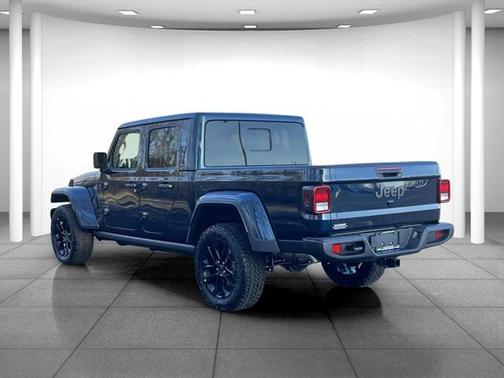 2025 Jeep Gladiator Nighthawk