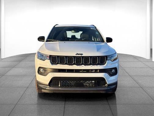 Bright White Clearcoat 2026 Jeep Compass Latitude