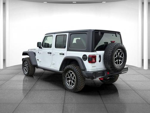 Bright White Clearcoat 2024 Jeep Wrangler Rubicon