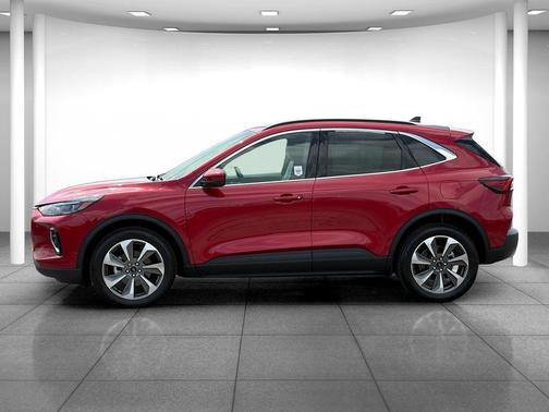 Rapid Red Metallic Tinted Clearcoat 2023 Ford Escape Platinum