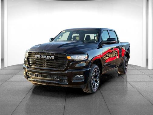 Diamond Black Crystal Pearlcoat 2026 RAM 1500 Laramie