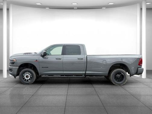 2026 RAM 3500 Laramie Crew Cab 4x4 8' Box