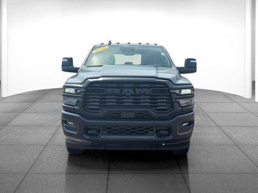 Ceramic Gray Clearcoat 2026 RAM 2500 Tradesman Crew Cab 4x4 6'4' Box