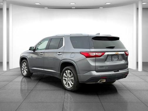 Satin Steel Metallic 2020 Chevrolet Traverse Premier