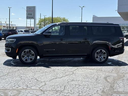 Diamond Black Crystal Pearlcoat 2024 Jeep Wagoneer L Series II 4x4