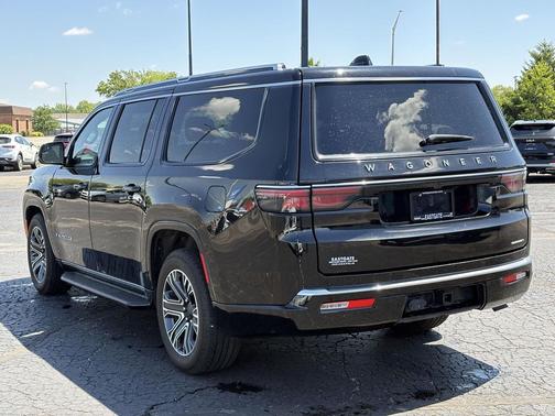Diamond Black Crystal Pearlcoat 2024 Jeep Wagoneer L Series II 4x4