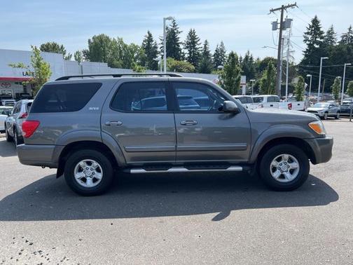 2005 Toyota Sequoia SR5