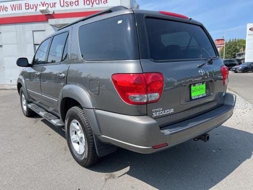 2005 Toyota Sequoia SR5