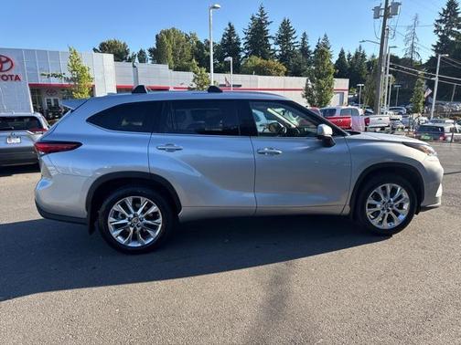 2022 Toyota Highlander Hybrid Limited